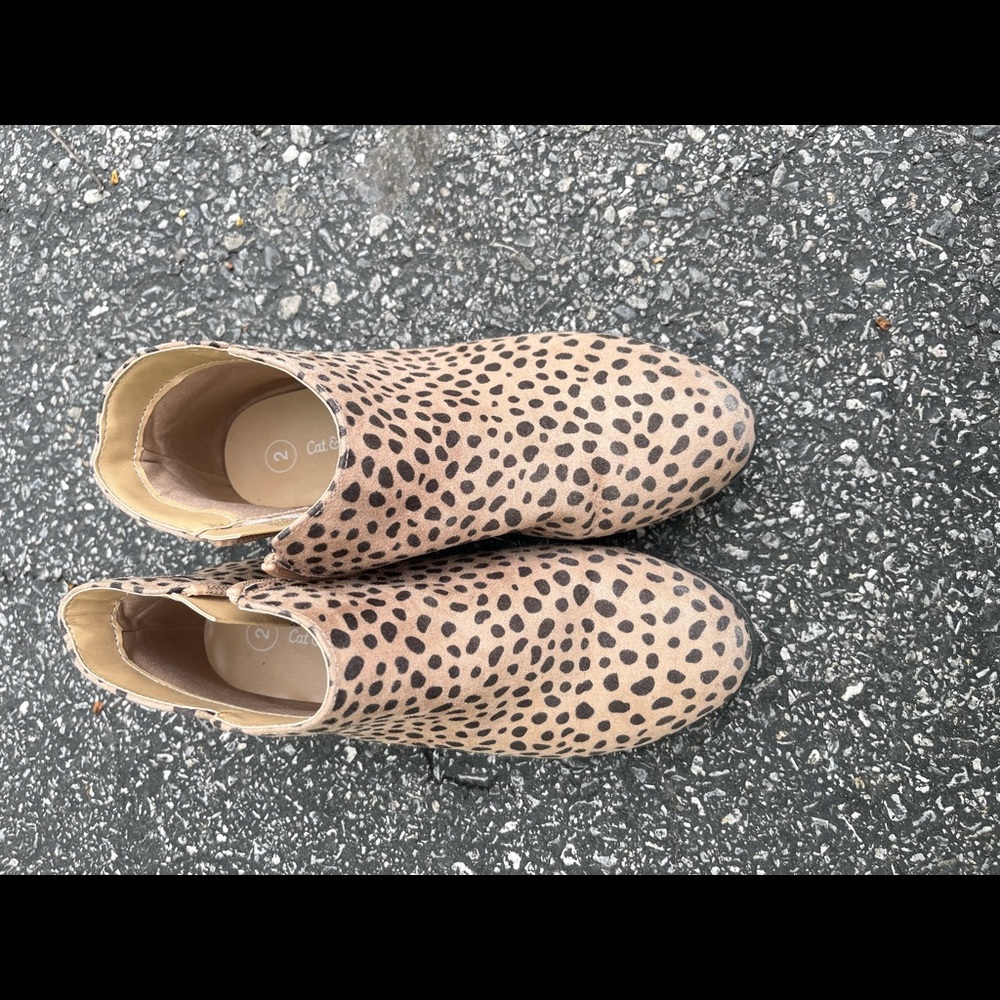 Cat and jack leopard boots size 2